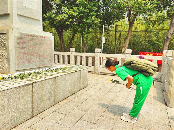 緬懷革命先烈，弘揚民族精神，麥田師生徒步為烈士掃墓